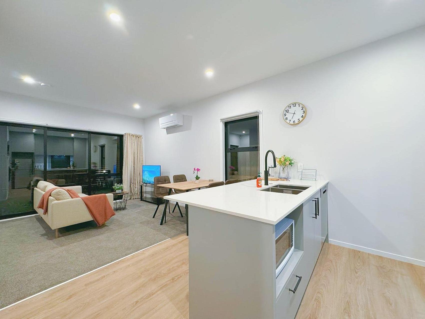 לוור האט Modern & Stylish 3 Bedroom At Lowerhutt מראה חיצוני תמונה