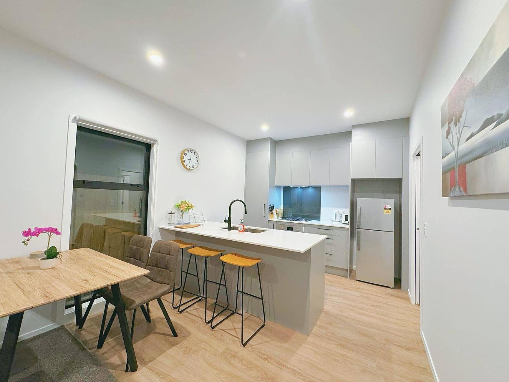לוור האט Modern & Stylish 3 Bedroom At Lowerhutt מראה חיצוני תמונה